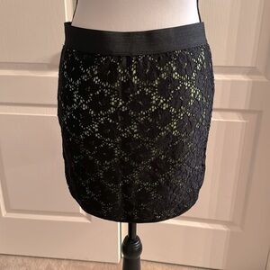 JUNIORS - Lace Mini Skirt - Size Large